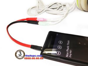 Cáp chia 2 Audio 3.5mm ra một cổng Mic và một cổng ra Loa